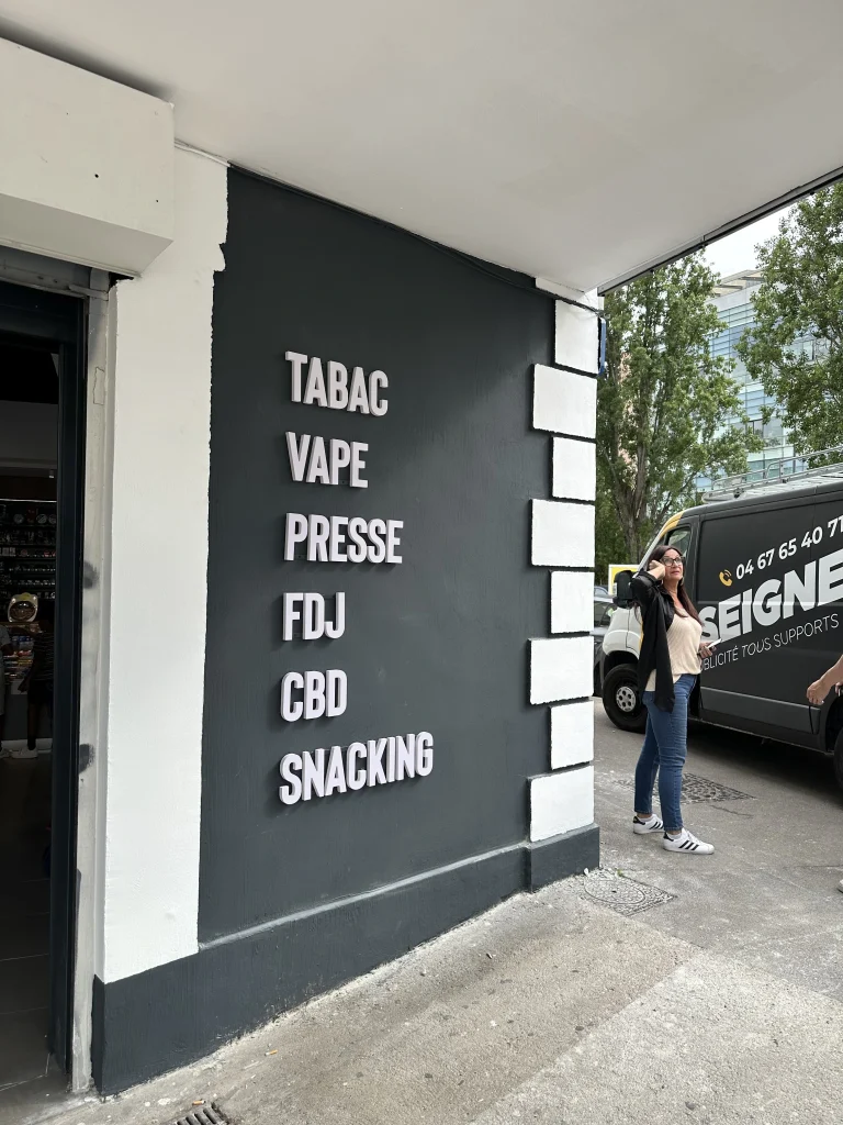 Lettrage de façade, Richter Tabac