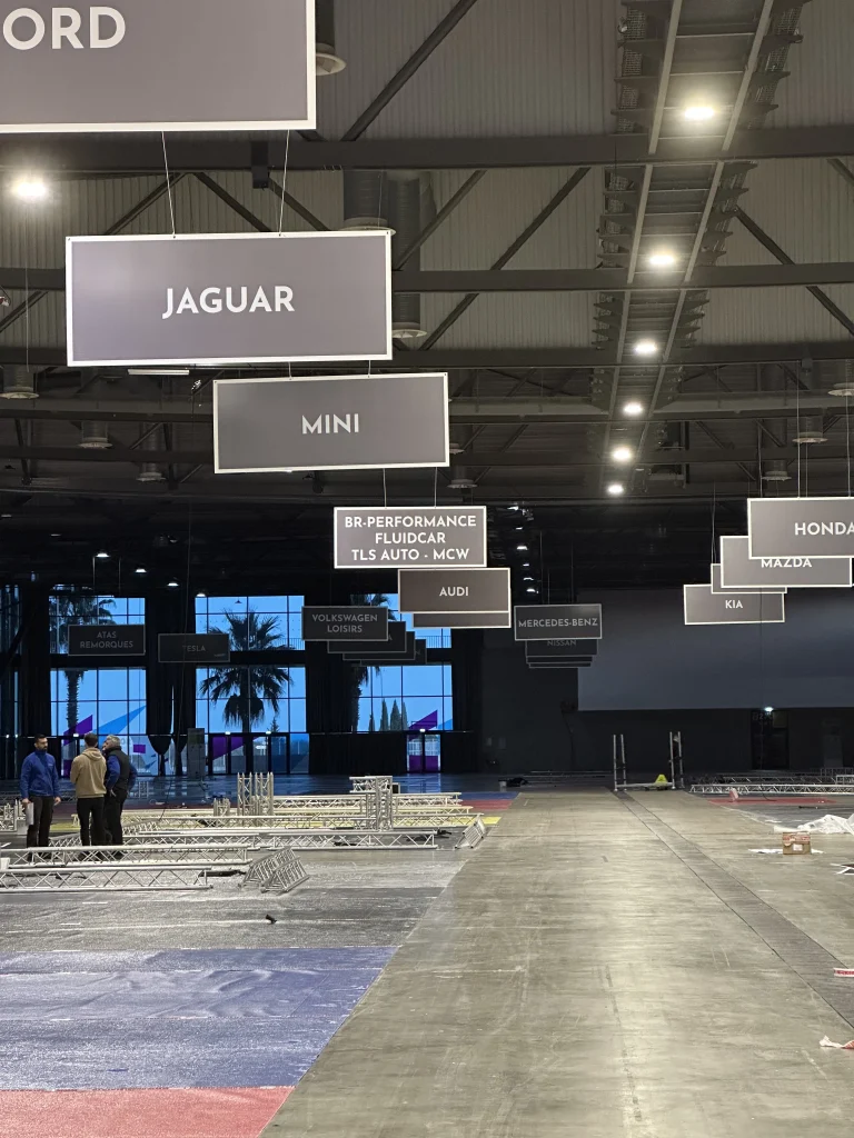 Signalétique suspendue, Salon de l’auto